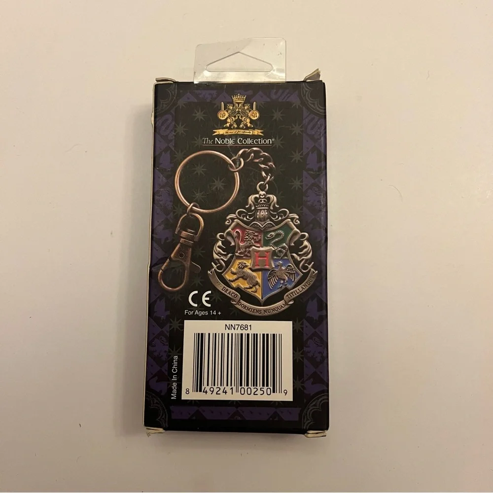 Wizarding World of Harry Potter Hogwarts Crest Metal Key Chain, Noble Collection